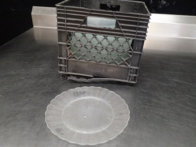 lot 9066 image: (25)10.5in Clear Glass Plates