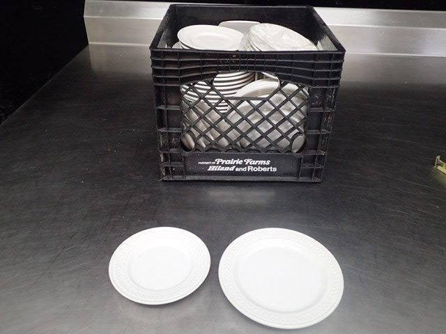 lot 9070 image: 6in Plates and 7.5in Plates