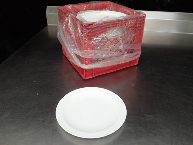 lot 9083 image: (25)10.5in Dinner Plates