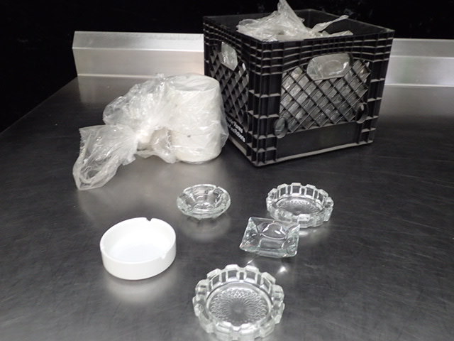 lot 9091 image: Lot of Misc Ash Trays
