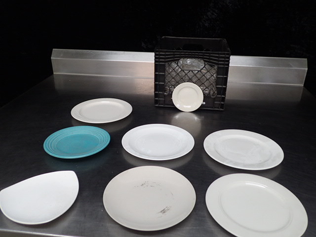lot 9092 image: Lot of Misc Plates