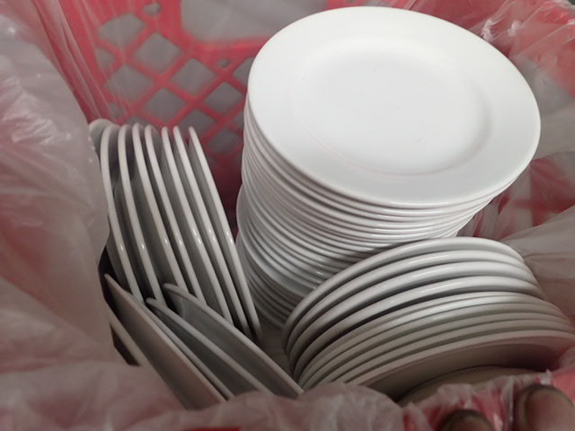 lot 9096 image: Large Lot of 7in Plates