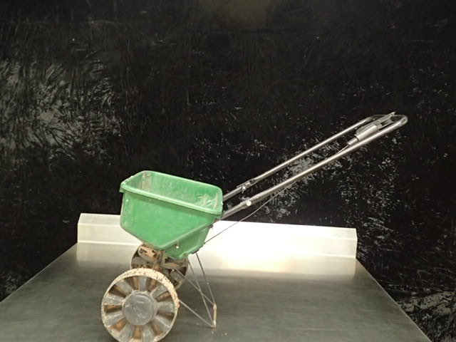lot 9161 image: Scotts Speedy Green 1000