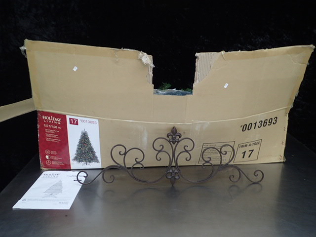 lot 9164 image: Holiday Living 6.5ft Holiday Tree