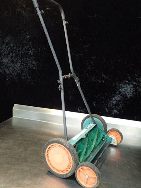 lot 9179 image: Scotts Walk Behind Push Wheel Lawn Mower