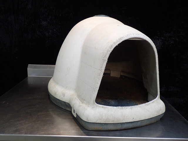 lot 9196 image: The Dogloo II Doghouse