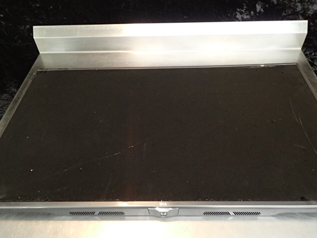 lot 9197 image: LG 60LF6100 60 Flat Screen with Cracked Screen