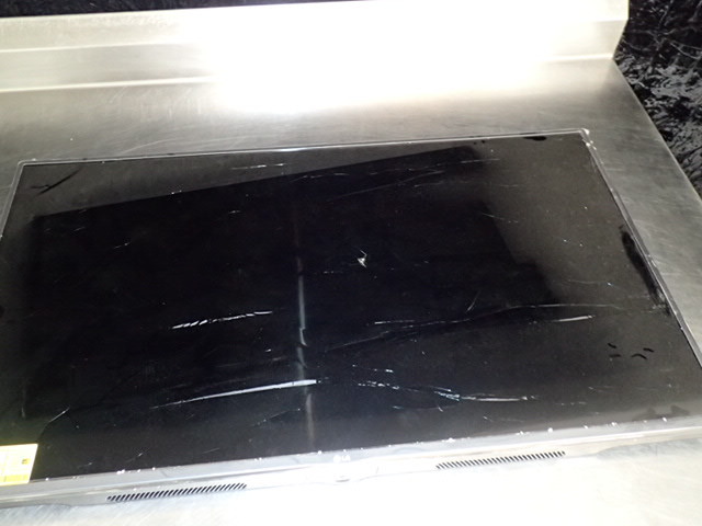 lot 9212 image: LG 50LL6100 50 Flat Screen with Cracked Screen