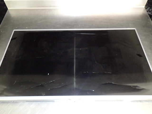 lot 9213 image: LG 50LE5900 50 Flat Screen with Cracked Screen