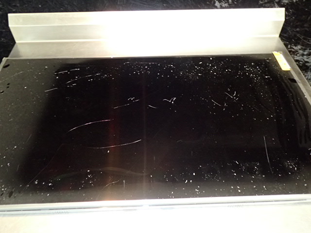 lot 9218 image: Samsung UN65JS8500F 65 Flat Screen with Cracked Screen