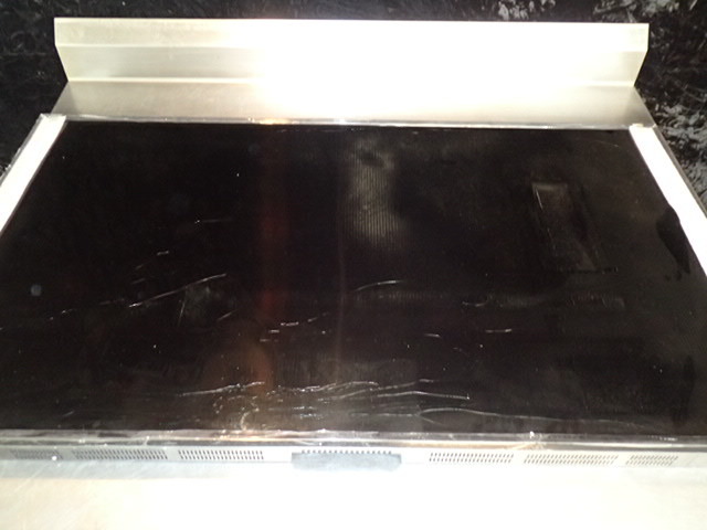 lot 9219 image: Samsung UN65JU7100F 65 Flat Screen with Cracked Screen