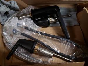 lot 7952 image: Bathroom Faucet