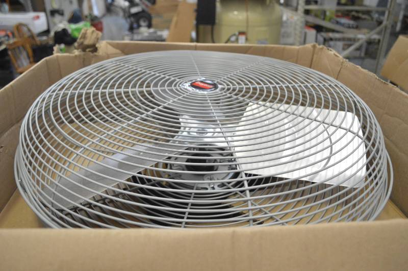 lot 2035 image: AIR CIRCULATOR