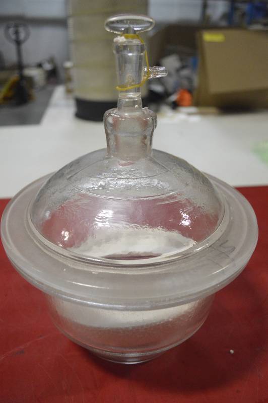 lot 2095 image: LAB GLASS