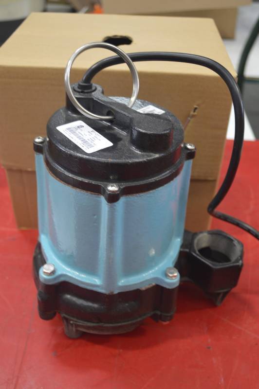 lot 2143 image: SUMP PUMP