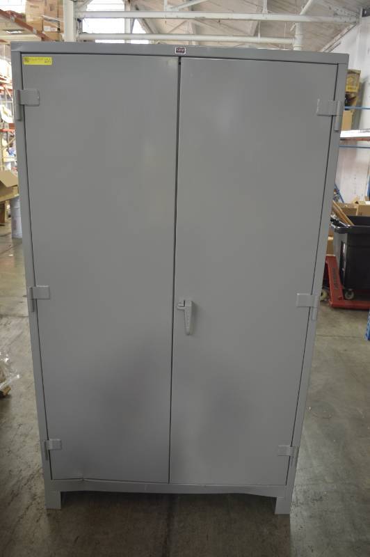 lot 2171 image: 2-DOOR STORAGE LOCKER
