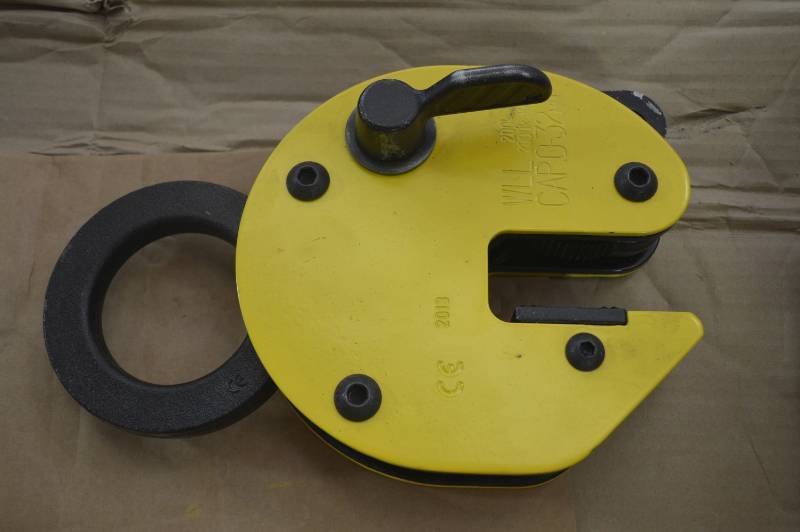 lot 2178 image: VERTICAL PLATE CLAMP