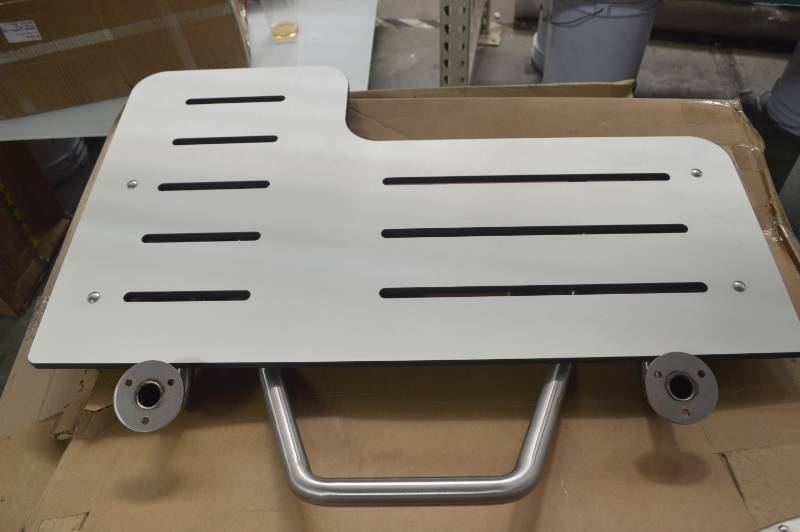 lot 2198 image: SHOWER SEAT