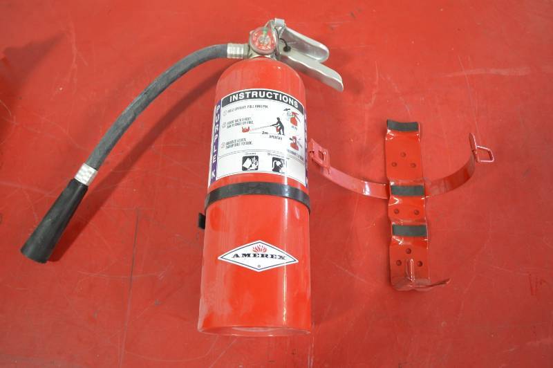 lot 2202 image: FIRE EXTINGUISHER