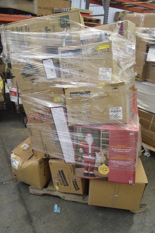 lot 2211 image: PALLET OF SEASONAL ITEMS