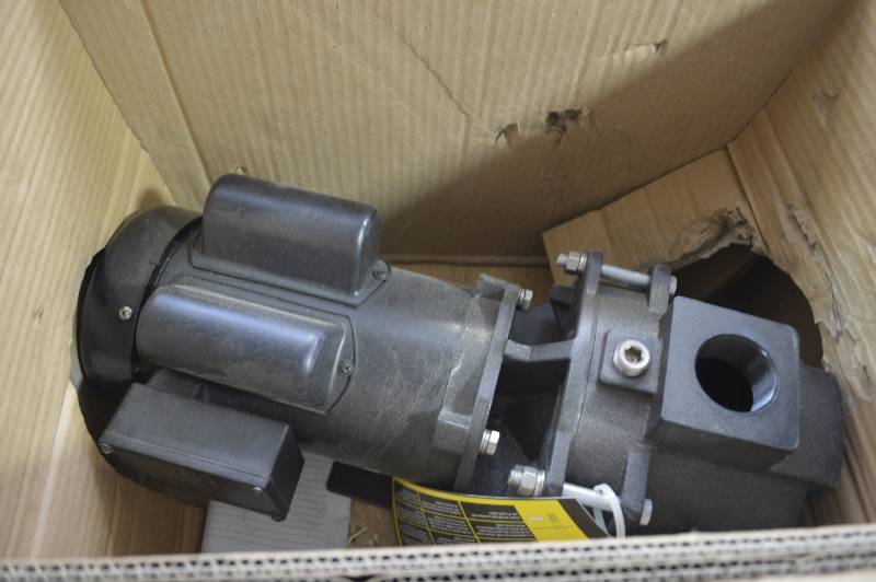 lot 2233 image: LAWN SPRINKLER PUMP