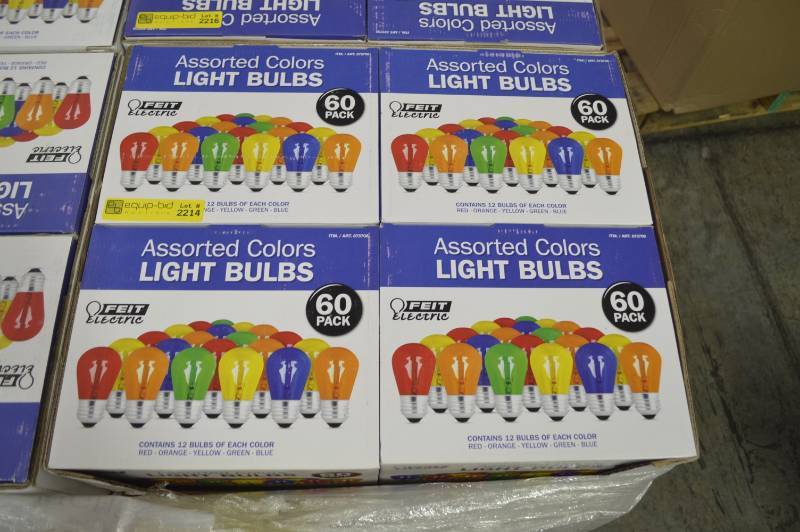 lot 2215 image: COLOR PARTY LIGHT BULBS
