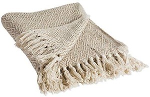 lot 7704 image: Rustic Farmhouse Cotton Blanket Throw with Fringe For Chair, Couch, Picnic, Camping, Beach, & Everyday Use  differnt from stock photo please see additional pics gold white