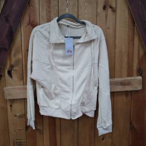 lot 7717 image: Missy Life Zip Jacket Size M