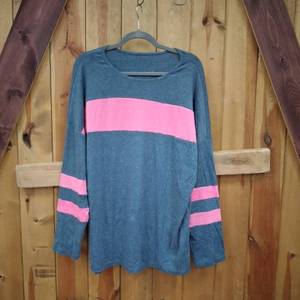 lot 7719 image: TUNIC TOP BLUE AND PINK SIZE 2XL