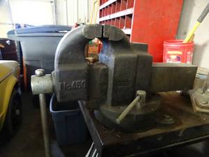 lot 1014 image: Large Heavy Duty Vise w5 Clamp