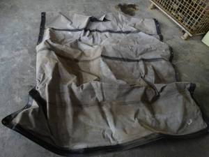 lot 1031 image: Truck Bed Tonneau Cover