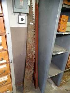 lot 1039 image: 5.5ft Fence Posts and Saw Blade