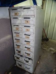 lot 1043 image: Shallow Drawer File Cabinet w Contents