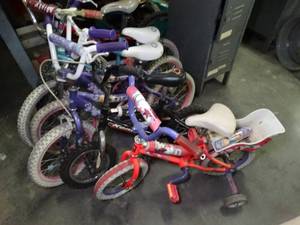 lot 1063 image: Lot of Small Kids Bikes