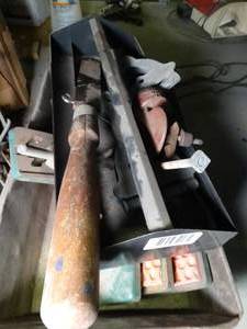 lot 1076 image: Square Vibra Check L16 Machine Mounts - Clamp and Hinges