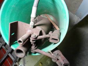 lot 1084 image: Misc Tool in Bucket