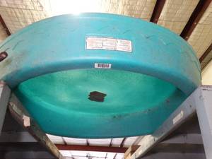 lot 1085 image: Small Plastic Kids Pool