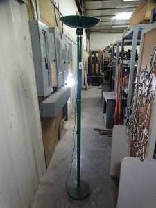 lot 1086 image: 6ft Floor Lamp