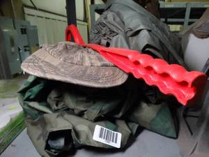 lot 1090 image: Sportsman All Weather Jacket  Rain Pants and Clay Thrower