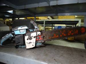 lot 1095 image: Homelite Gas Chainsaw