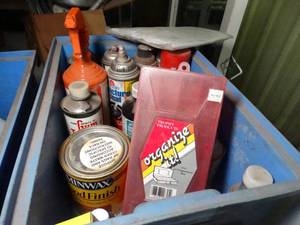 lot 1122 image: Lot of Misc Chemicals