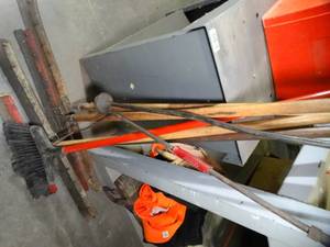 lot 1133 image: Long Handled Tools and Misc