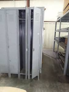 lot 1152 image: Double  Tall Locker Unit