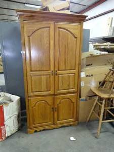 lot 1189 image: Quality 7Ft Tall Wood Entertainment Center