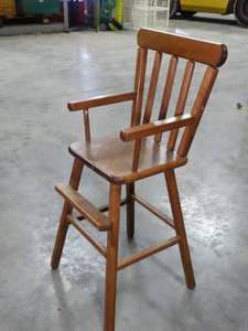 lot 1191 image: Small Kids Wood High-Chair