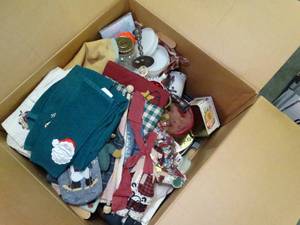 lot 1193 image: Large Box of Home Decor - Some Seasonal