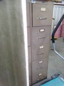 lot 1205 image: 5 Drawer Metal File Cabinet