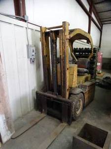 lot 1203 image: Hyster Space Saver Fork-Lift