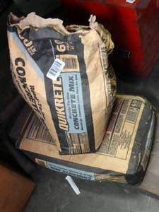 lot 1364 image: 1.5 Bags of Quik-crete