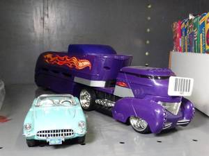 lot 1400 image: Hot Wheels Truck and Misc Vintage Corvette